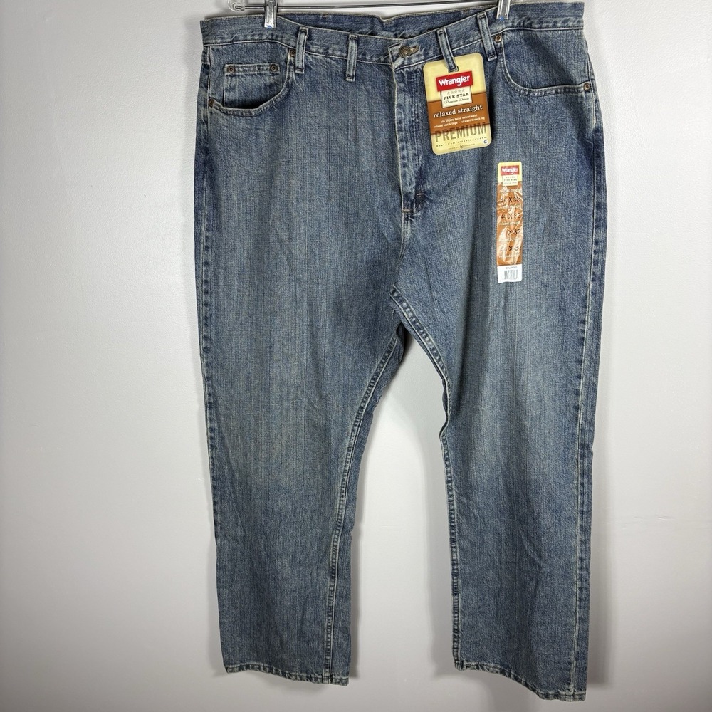 Wrangler Premium‎ Men's 44x32 Blue Medium Wash Relaxed Straight Denim Jeans NWT